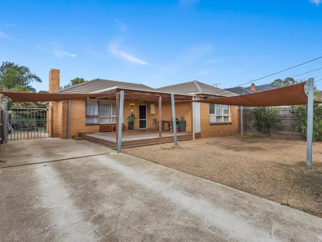 Charming sixties family home in a prime Cul de Sac location
