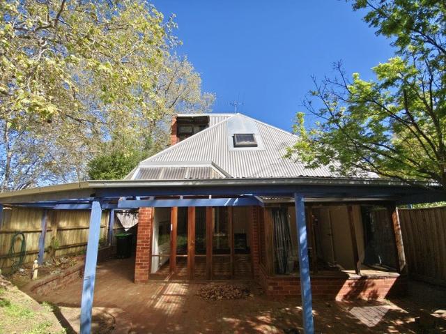 Charming & Spacious 4/5 Bedroom Family Residence in Prime Flemington