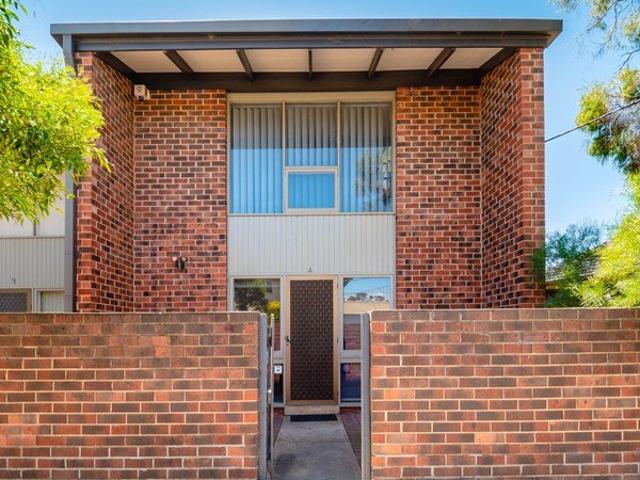 Charming & Spacious 3 Bedroom Townhouse