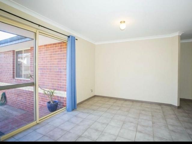 Charming, spacious and low maintenance house to let in Hamilton Hill