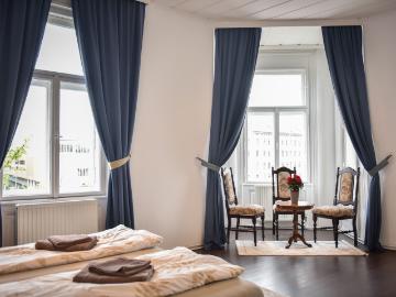 Charming Spacious Apartment Close to the city center