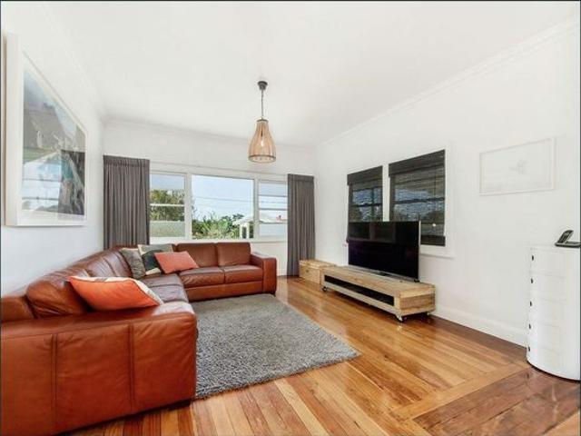 Charming & Spacious Cottage in a Prime Location