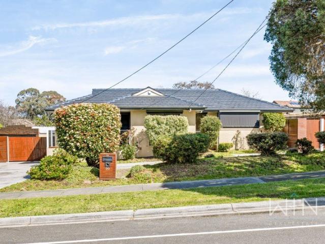 Charming & Spacious Family Home in Prime Mulgrave Location!