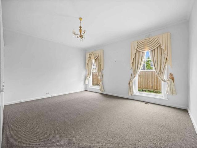 Charming, Spacious & Full of Character in the Heart of Alfredton!