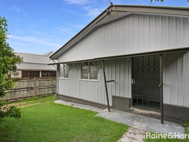 Charming & Spacious Home in a Highly Sought After Toowong Location