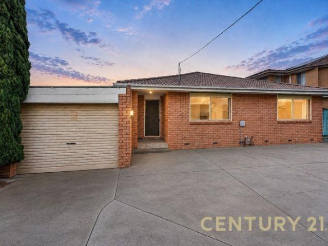 Charming, Spacious & Prime Location