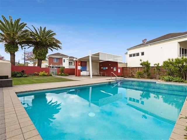 CHARMING, SPACIOUS STAND ALONE FULLY AIR CONDITIONED TOWNHOUSE