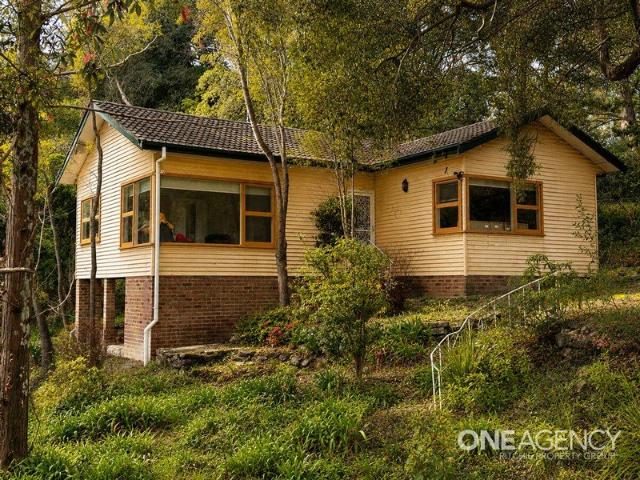 Charming Springwood Retreat Awaits You!