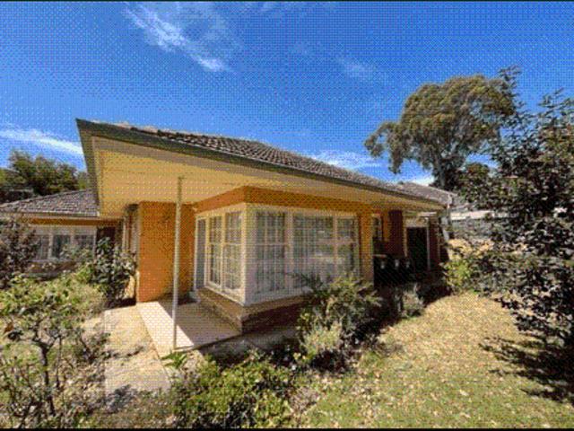 Charming St Georges Unit Awaits You