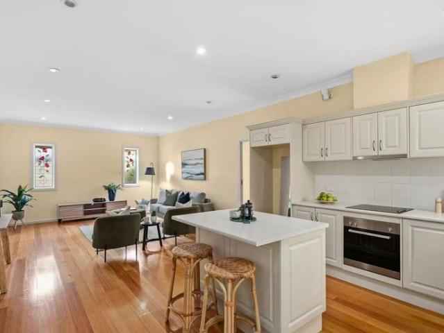 Charming Stone Villa with Self Contained 2 Bedroom Unit