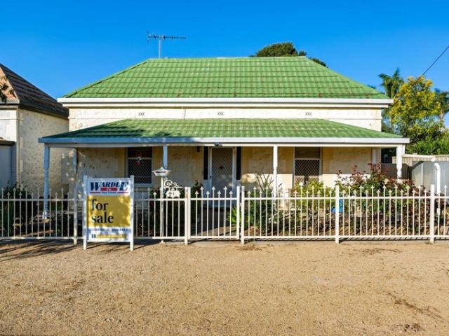 Charming Stone Cottage in a Convenient Balaklava Location