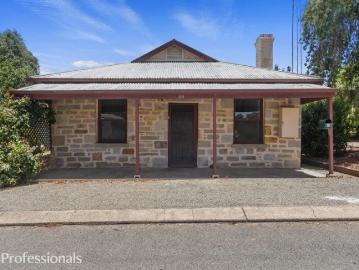 Charming Stone Cottage in the Heart of Clare
