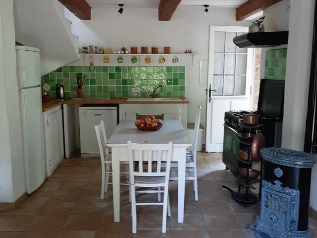 Charming stone cottage with pool in Provence