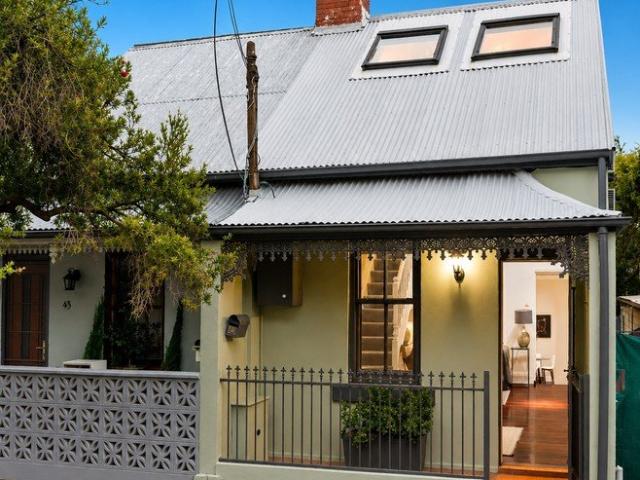 CHARMING STANMORE HOME IN PRIME LOCATION