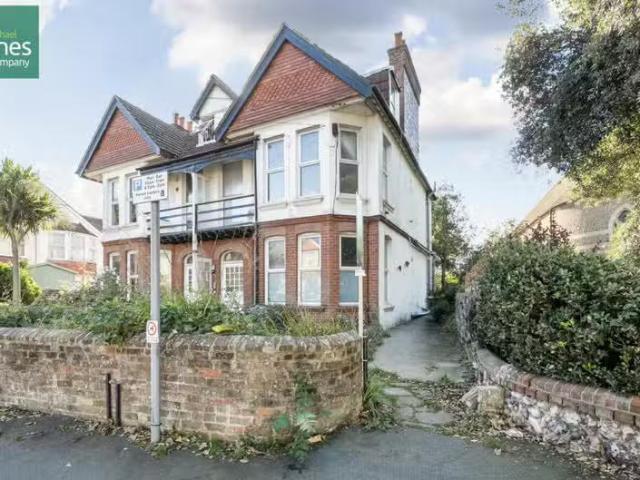 Rental! Studio flat for rent in Church Walk, Worthing, West Su.
