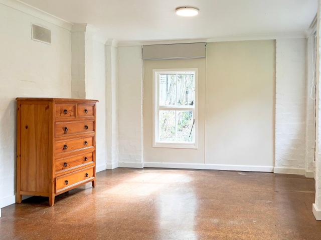 CHARMING STUDIO IN CASTLE COVE