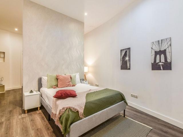Charming Studio in Malasaña: Your Ideal Base next to Gran Vía ✨, Madrid Amsterdam Apartments for Rent