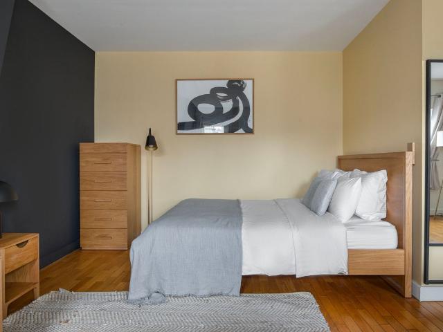 Charming Studio in Stunning Paris Ternes, Paris Amsterdam Apartments for Rent
