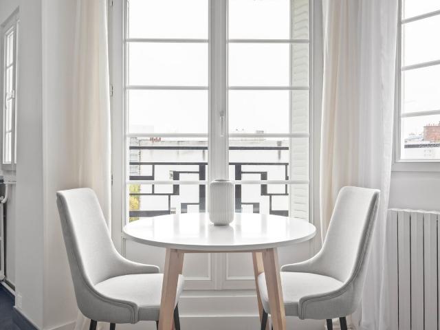Charming Studio in the Heart of Paris!, Paris Amsterdam Apartments for Rent