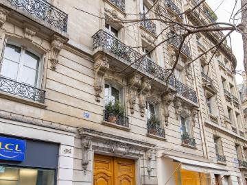 Charming Studio of 11m2 located in the 17th district of Paris. Close to transport