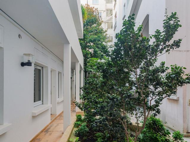 Charming Studio Retreat in the Heart of Paris, Paris Amsterdam Apartments for Rent