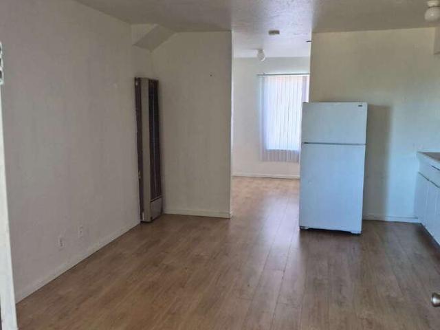 Charming Studio Retreat in North Sacramento Controlled access and off street parking. Must see