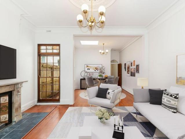 Charming & sundrenched renovated Terrace with parking