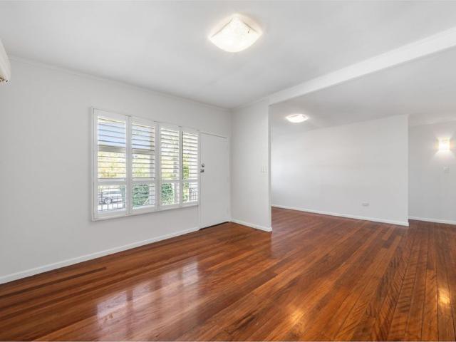 Charmingly Renovated High side Corinda Home