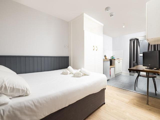 Charmstay Studio SW 24, 57 Belsize Park, London, NW3 4EG, United Kingdom | 1 bed apartment for rent #138510618 | Rentberry