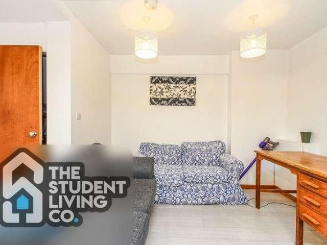 Charnock Avenue, Lenton, NG8