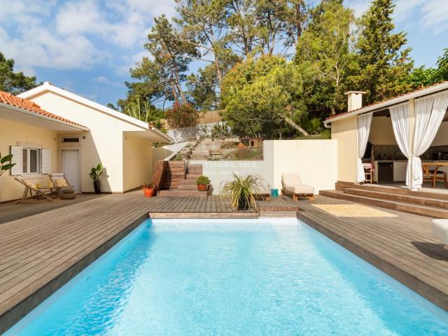 Charneca da Caparica Moradia com piscina em terreno de 2121 m2