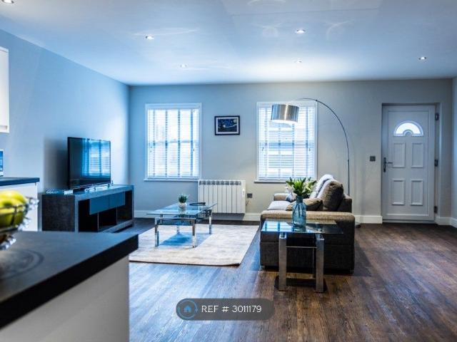 Charnwood Court Old Town, Swindon SN1, 1 bed flat to rent, £1,150 pcm | PrimeLocation
