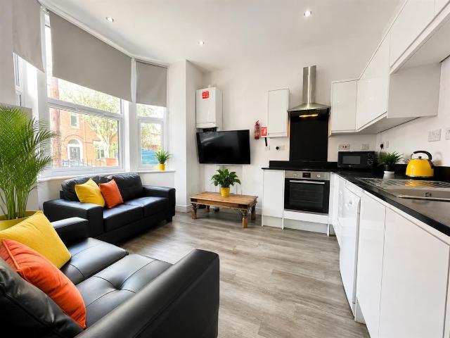 Charnwood Grove, West Bridgford, Nottingham NG2, 4 bed shared accommodation to rent, £1,517 pcm | PrimeLocation