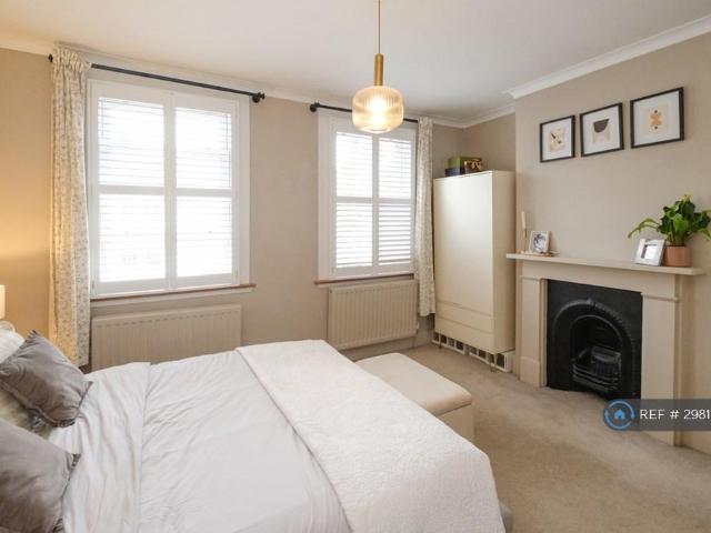 Charnwood Road, London, SE25 3 bed terraced house to rent £2,375 pcm £548 pw