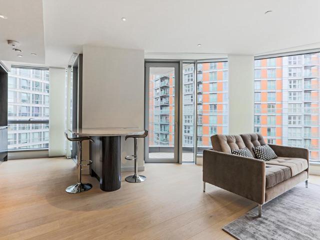 Charrington Tower, E14 2 bed apartment to rent £2,999 pcm £692 pw