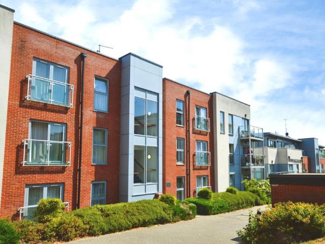 Charrington Place, St Albans, AL1 1 bed flat to rent £1,450 pcm £335 pw