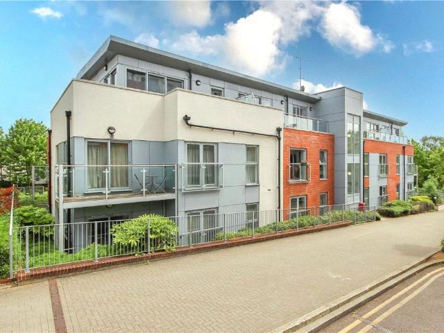 Charrington Place, St. Albans AL1, 2 bed flat to rent, £1,800 pcm | PrimeLocation