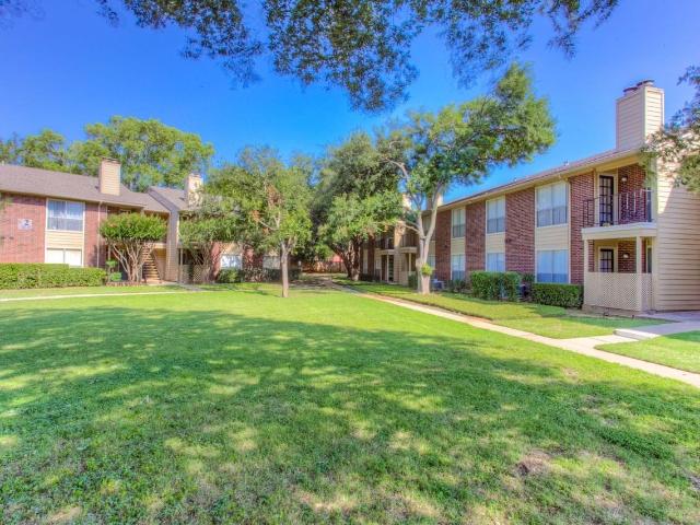 Charter Oak Apartments Studio Apartment for Rent at 105 E Harwood Rd, Euless, TX 76039
