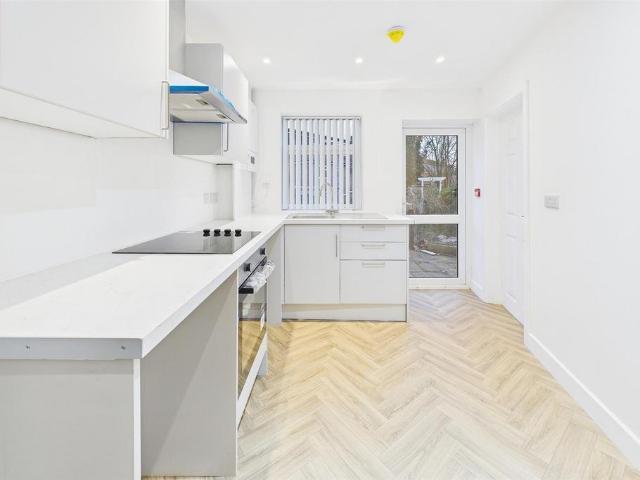 Charter Avenue, Coventry CV4 2 bed apartment to rent £1,450 pcm £335 pw