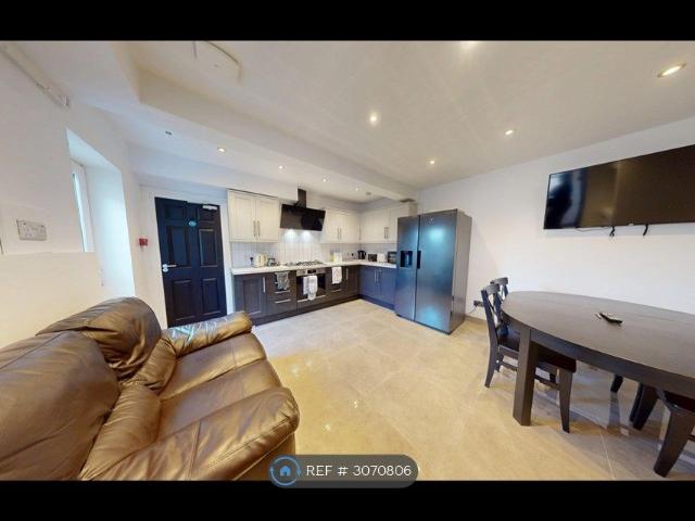 Charter Avenue, Coventry CV4, 5 bed semi detached house to rent, £3,792 pcm | PrimeLocation