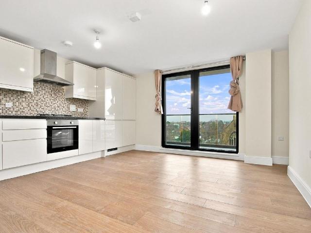 Charter House, 450 High Road, Ilford IG1, 2 bed flat to rent, £1,700 pcm | PrimeLocation