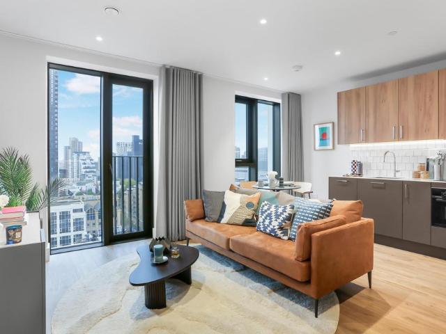 Charter Street, Canary Wharf, London. Studio to rent £2,899 pcm £669 pw