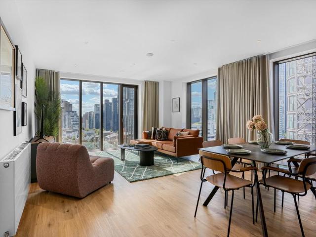 Charter Street, Canary Wharf, London. 2 bed flat to rent £3,914 pcm £903 pw