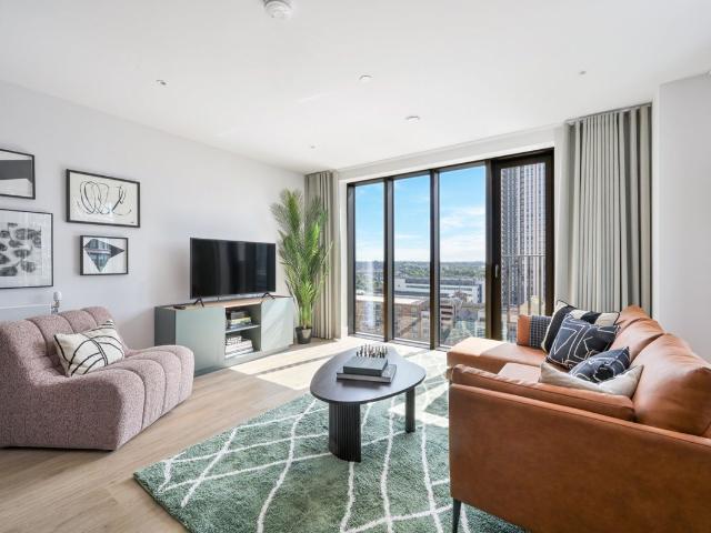 Charter Street, South Quay E22, 2 bed flat to rent, £3,753 pcm | PrimeLocation