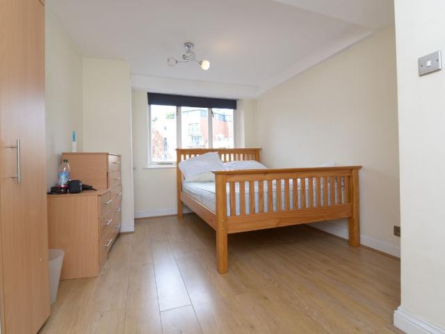 Charterhouse Buildings, London EC1M, 2 bed flat to rent, £2,600 pcm | PrimeLocation