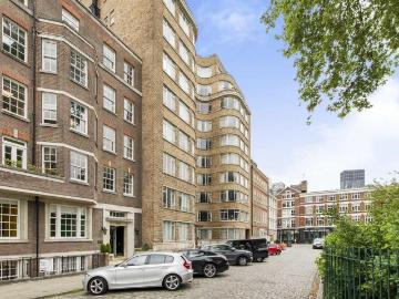 Charterhouse Square, London EC1M Studio to rent £1,850 pcm £427 pw