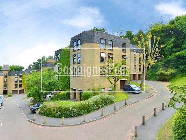 Charterhouse Road Chapel Fields, Godalming GU7, 2 bed flat to rent, £1,675 pcm | PrimeLocation