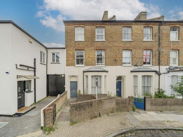 Charteris Road, London N4, 4 bed flat to rent, £4,250 pcm | PrimeLocation