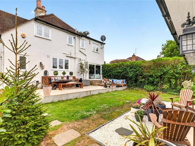 Charters Road, Ascot, Berkshire, SL5 4 bed semi detached house to rent £4,000 pcm £923 pw