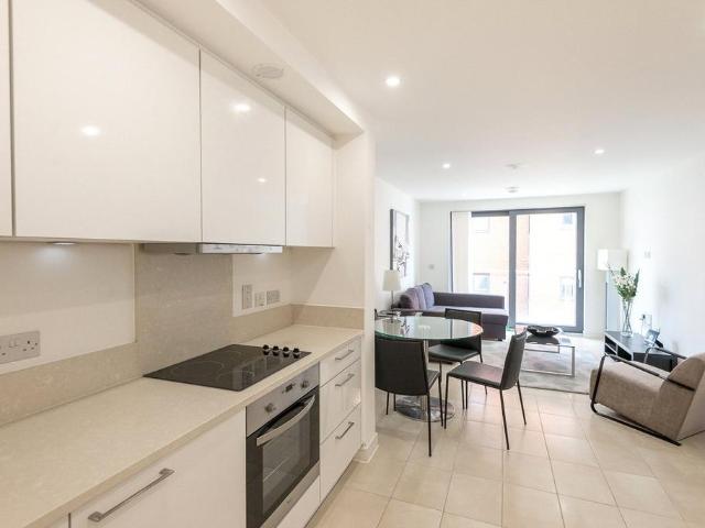 Chartfield Avenue, London, SW15 1 bed property to rent £2,300 pcm £531 pw